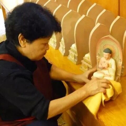 在家居士如何如法擦洗、清洁佛像?