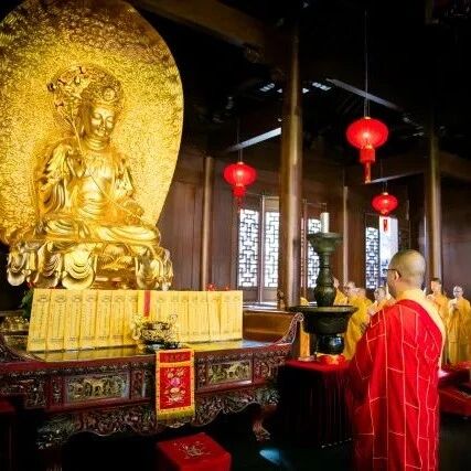 佛为何不允许在家人议论出家人?