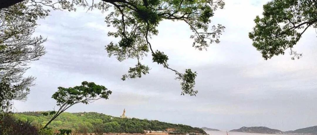 若能诵持这个神咒,任何恶咒恶鬼,都害不了你!