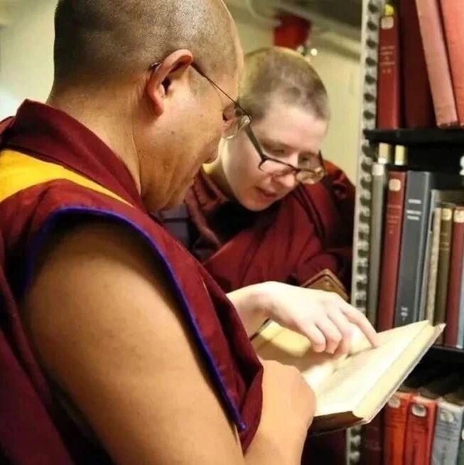 佛教的精髓不在寺院,也不在书本。【索达吉堪布】